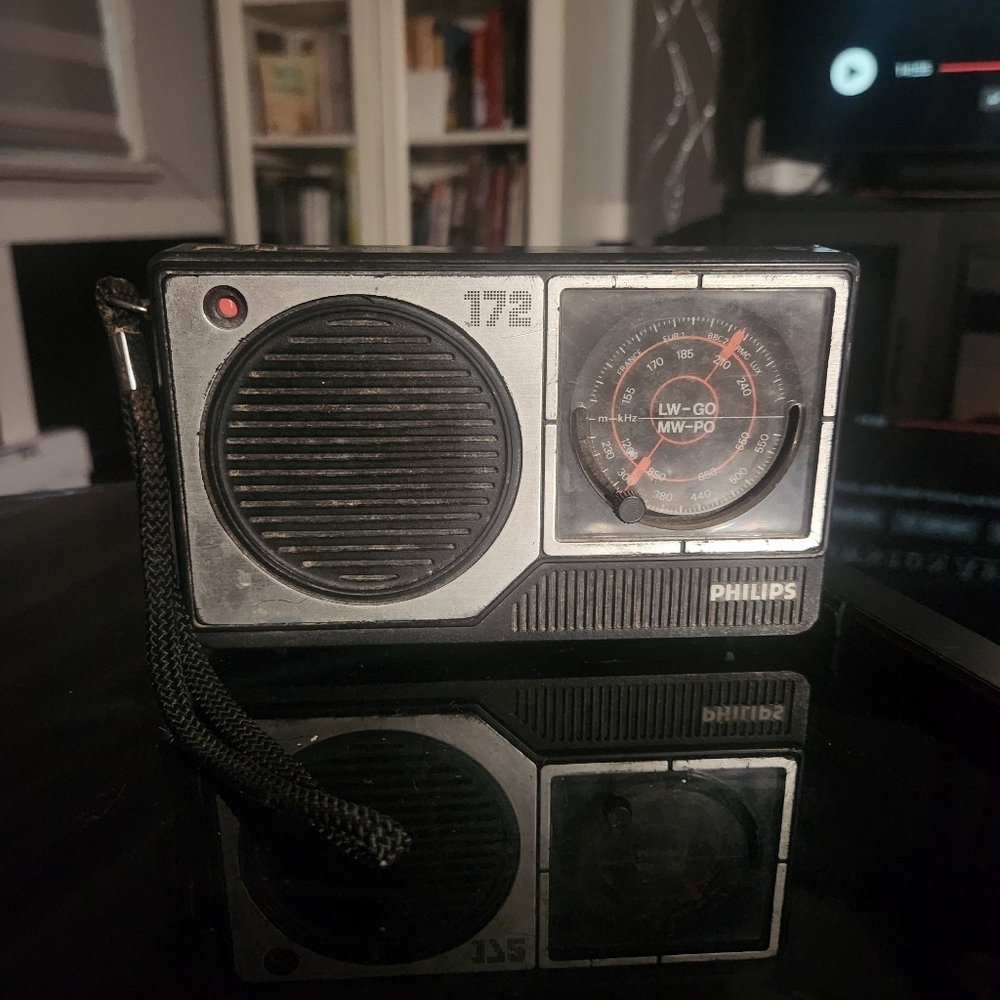 VINTAGE PHILIPS Model 172 RADIO AM(MW)-LW 2-BAND 1960S-1980s